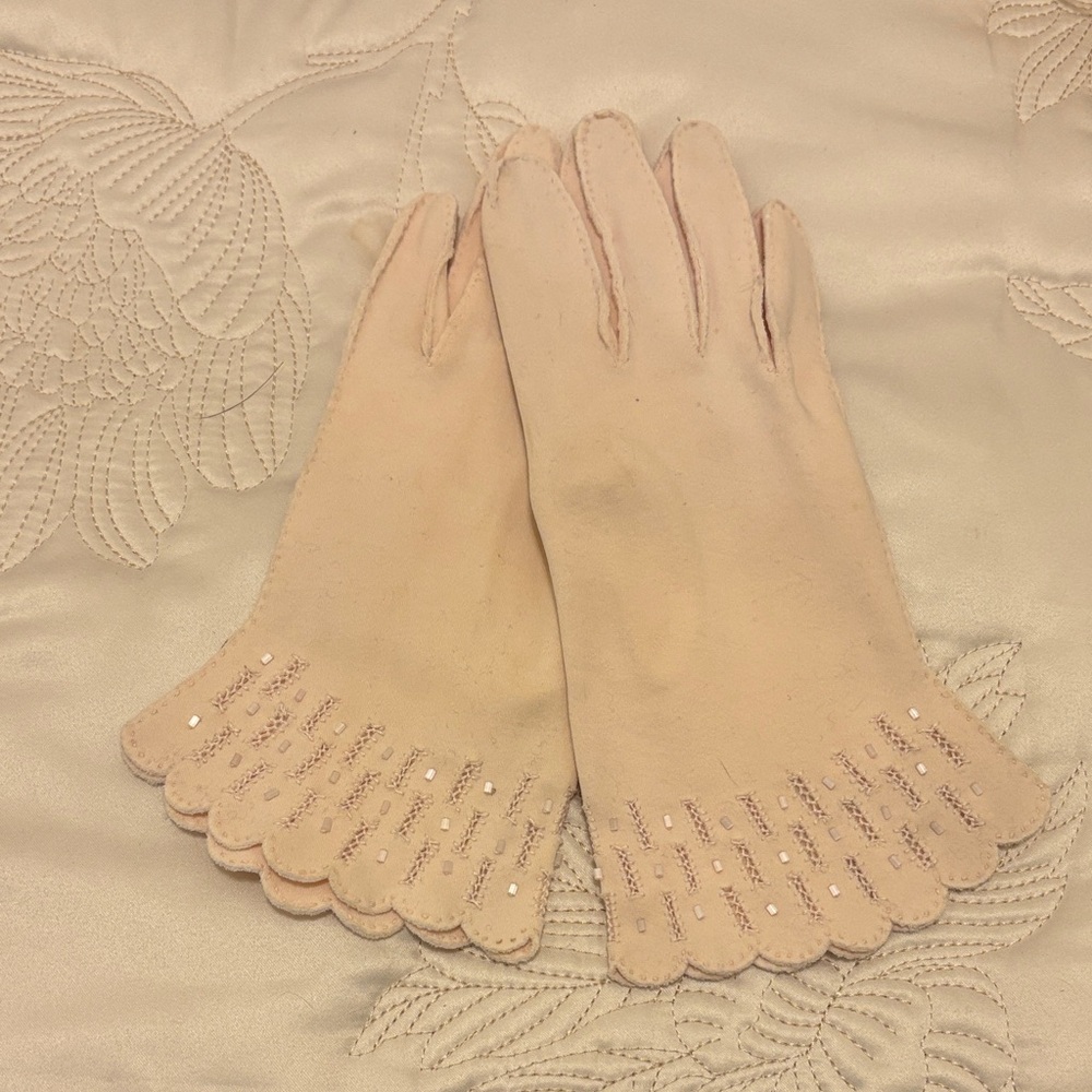 Vintage Pale Pink Gloves with Sparkling Details